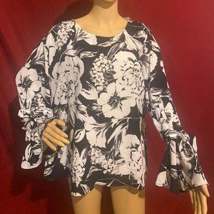 NY Collection sixe1X black & White flowers top